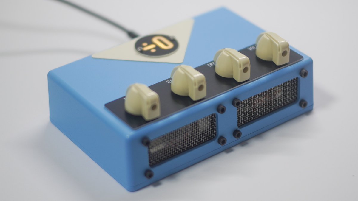 ZERO_LAB_0's tweet photo. 真空管プリアンプ“divided by 0”ver1.1
【販売案内】
販売価格　: 55,000円
支払い方法: 銀行振り込み
販売台数　: 5

DMにて受け付けます。

【商品詳細】
・JC120補正機能
・キャビシミュ
・放熱ファン付き

色違い:ブラックカラーにご興味のある方もDMください。希望者が多ければ製作します。 https://t.co/irkxEw964a