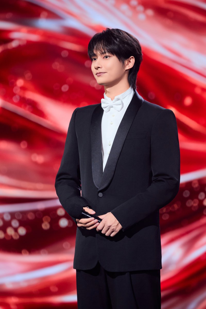 updatingsvt's tweet photo. [WEIBO] 260920 XCSS Weibo update with JUN at the Silk Road International Film Festival  

#JUN #준 https://t.co/TWWaldPKUO