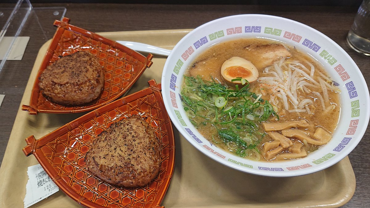 16825he10's tweet photo. 諏訪湖SAの焼きおにぎり！
ここ通ったら必ず食べる！ https://t.co/GRDwGTj9zA
