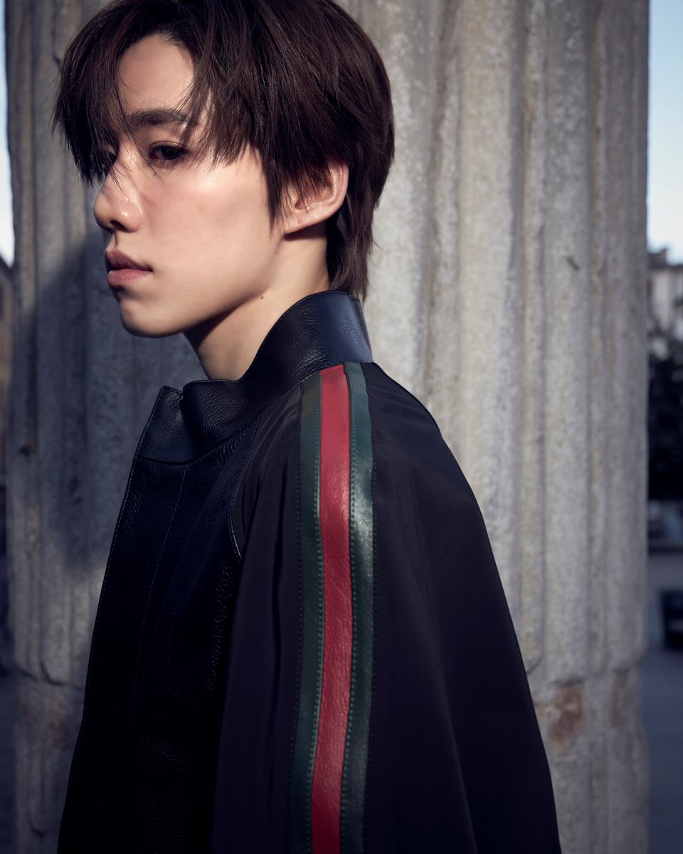ElleMenThailand's tweet photo. พาชมลุคของ พีพี กฤษฏ์ Gucci Brand Ambassador ที่มาพร้อมคาริสม่าจนแทบกลบเสน่ห์ของเมืองมิลาน ระหว่างร่วมทริปชมแฟชั่นโชว์ Gucci คอลเล็กชั่น SS27 ที่ Milan Fashion Week ประเทศอิตาลี

#ElleMenThailand 
#Gucci 
#GUCCISS27xPPKRIT 
#PPKritt https://t.co/QCupipfrax