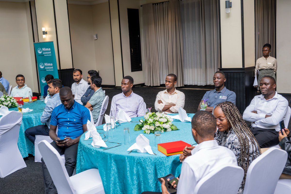 HimaCement's tweet photo. Staying close to our customers means keeping the conversation open.
Our Central Region Customer Engagement gives us an opportunity to share, connect and better understand how we can continue delivering value to the businesses we serve. 🤝🏾
#HimaCement #CentralRegion #BuildingTogether #FunamuNeHima