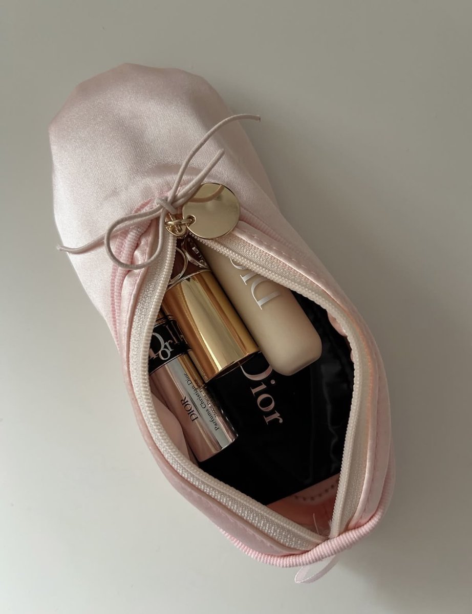 nalaar's tweet photo. INI POUCH APA SEPATU BALLET MINI 🩰💕 GEMOY BANGET 😳💗 https://t.co/dOZaJpzYJH