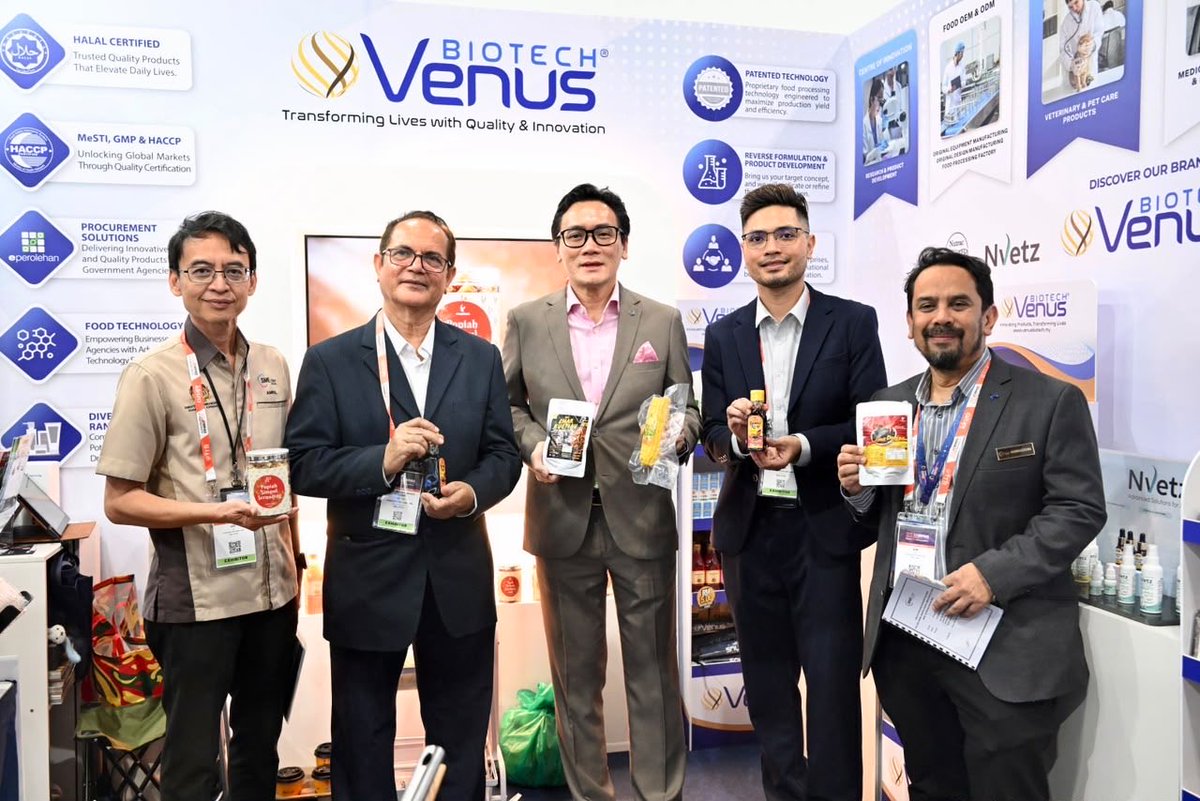 smecorp's tweet photo. YBrs. Encik Rizal bin Dato’ Nainy, Ketua Pegawai Eksekutif SME Corp. Malaysia telah hadir menyaksikan Majlis Pertukaran Memorandum Persefahaman (MoU) di antara Venus Biotech Sdn. Bhd. bersama rakan strategik dan Pelancaran Jenama Rasmi Venus Biotech Sdn. Bhd. https://t.co/AmdiqRMa6G