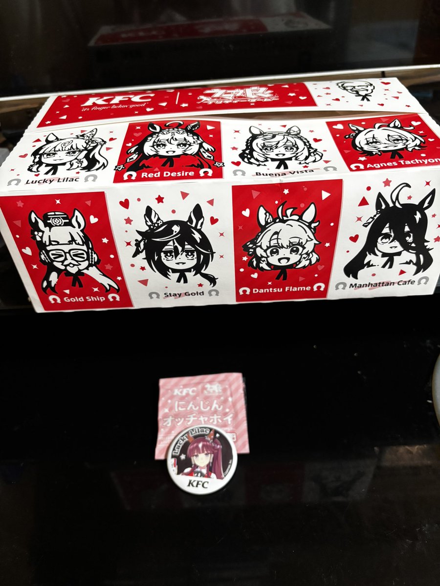 LAW_F01's tweet photo. 世間一般が連休明けてから私は連休です。っても2日しかないけど🤣
髪切りに行ってケンタよって、ネイルチップも整理した〜
今日は頑張ったなw
明日は広島に映画見に行くぞ！
ScreenXは初めてだから楽しみです😊 https://t.co/I5PY7Wnl6y
