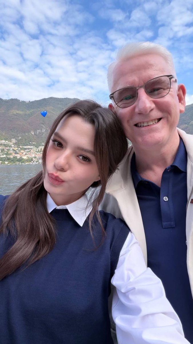 AushiiKoy's tweet photo. หล่อได้ daddy นี่เอง ✨✨

#BeckyxMFWTodsSS27
#TodsSS27 #Tods
#MilanFashionWeek
#beckysangels #BeckyArmstrong‌ https://t.co/A6KZelQfaB