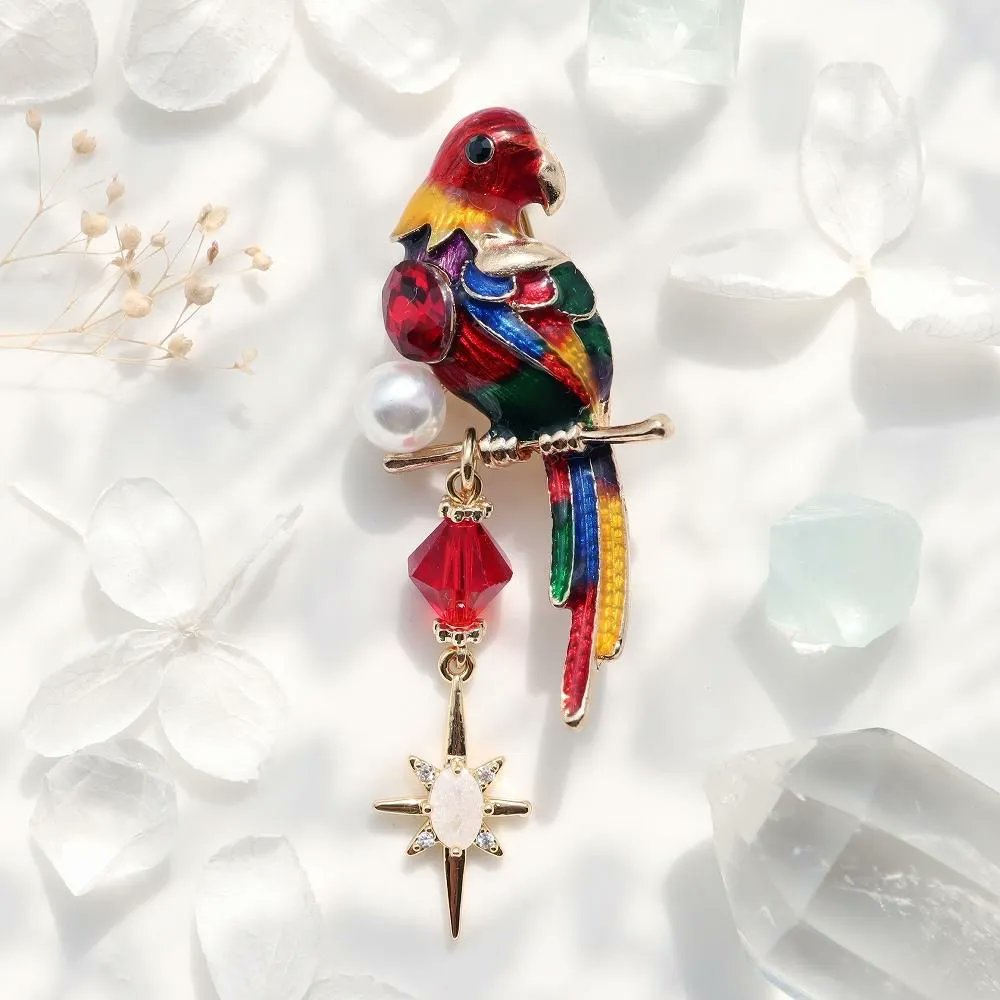 umifukuzakka's tweet photo. 海福雑貨通販部の【asako mizusawa】に、parrot brooch - redを1点再入荷しました！
https://t.co/2wgFJOU1VE https://t.co/tgyz5SoEMt