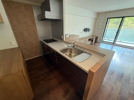 GoofeeHome's tweet photo. 🏠 NEW PROPERTY｜豊中市新千里南町

シティテラス千里桃山台 （1階部分）

北大阪急行線
 「桃山台」駅 徒歩4分🚃
2018年8月築、専有面積83.04㎡・4LDKのゆとりあるお部屋です✨

こちらのお部屋、
 バルコニーから桜を望めます🌸
春にはご自宅にいながら季節を感じられるのも魅力のひとつです😊 https://t.co/4o4tDAG3cZ