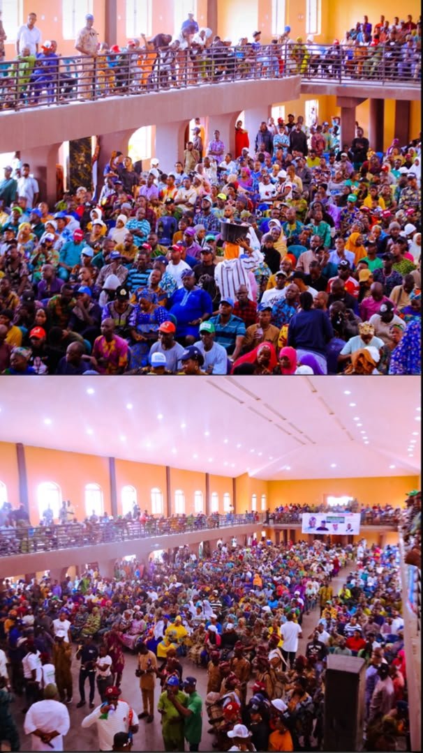 public_deskng's tweet photo. Today’s massive turnout reflects the growing political engagement around the APC in Oyo State. The 2027 and Beyond: Building Oyo APC Youth for Sustainable Success gathering brought together supporters, stakeholders, young people to discuss the future.

APC • BSA • 2027 &amp; Beyond https://t.co/Lhsuni9sqx