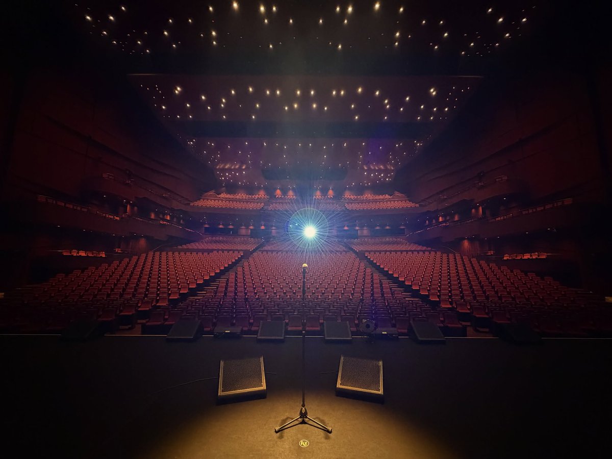 gbf_music's tweet photo. 『玉置浩二 with 故郷楽団 Concert Tour 2026 ファンファーレ!』
Vol.14 9月23日@高崎芸術劇場 大劇場
ツアー14本目。進化し続けるショーは、めちゃめちゃ盛り上がりました。
高崎のみなさま、ありがとうございました！

次回は9月28日＠岡山芸術創造劇場ハレノワ 大劇場です。
#玉置浩二　#故郷楽団 https://t.co/wrgmfuXZFy