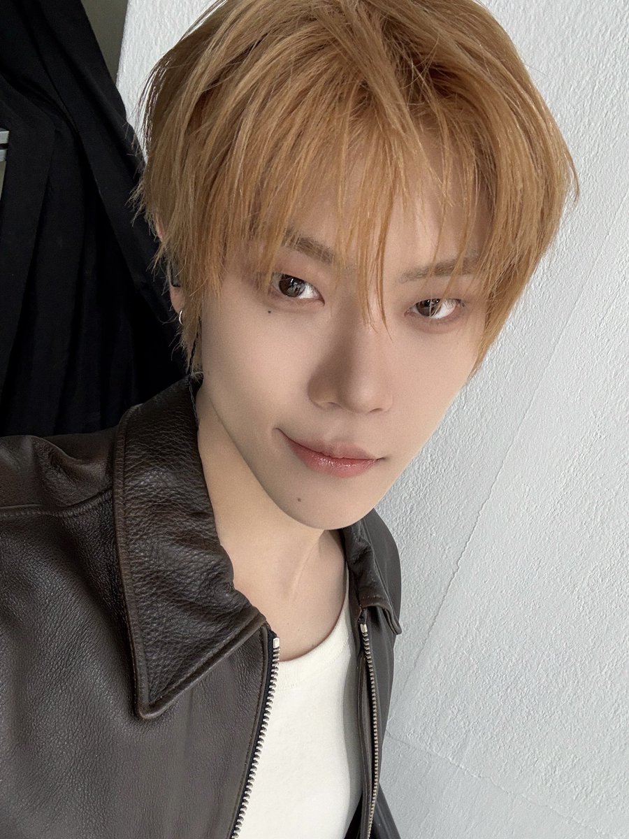 CYE_MEMBERS7's tweet photo. 👼🏻vs👿

#장여준 #JANGYEOJUN 
#CLOSEYOUREYES #클로즈유어아이즈
#CYE #클유아 https://t.co/w5TAHIMkK1