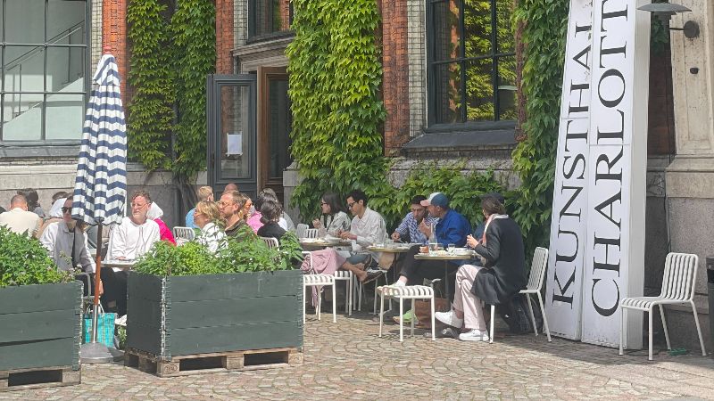 Charlottenborg tweet picture