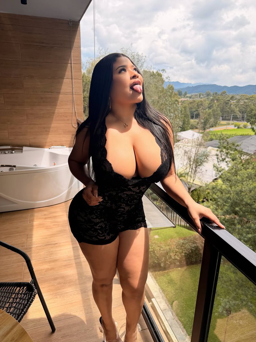 leonerolivia's tweet photo. 👀👀 https://t.co/J3nAt3iusU