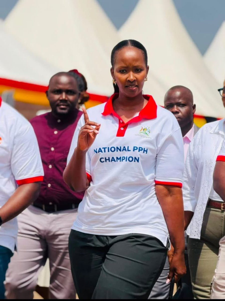 AshilyUg's tweet photo. Heavy bleeding after delivery can happen suddenly—even when the pregnancy and delivery seemed normal. Do not wait for the bleeding to stop on its own. Every minute matters.@CKainerugaba @kamukamafredie
#PPHAwareness #MaternalHealth #SafeMotherhood #EveryMotherMatters #PPHChampion