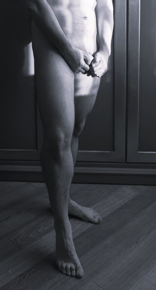 TDedyshko's tweet photo. Допустим. Sensual #нюдсочетверг https://t.co/XSO0KxmApC