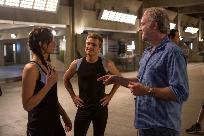 eternalroseanne's tweet photo. Director Francis Lawrence on the set of Hunger Games through the years🥹 https://t.co/0ZnOQljPcH