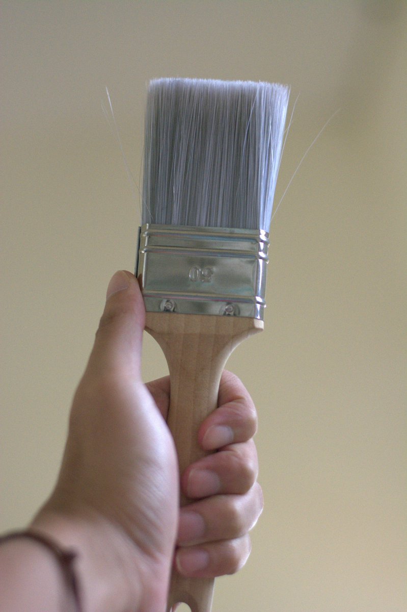 Quermiva's tweet photo. Quermiva begins with the tool itself. Before color reaches a surface, the shape, width, and density of the bristles already decide how the mark might feel. https://t.co/ud6jDGDaDU