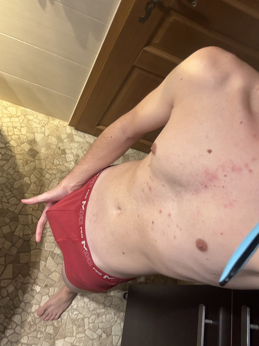 littttlechaser's tweet photo. Horny https://t.co/FVVy4E02go