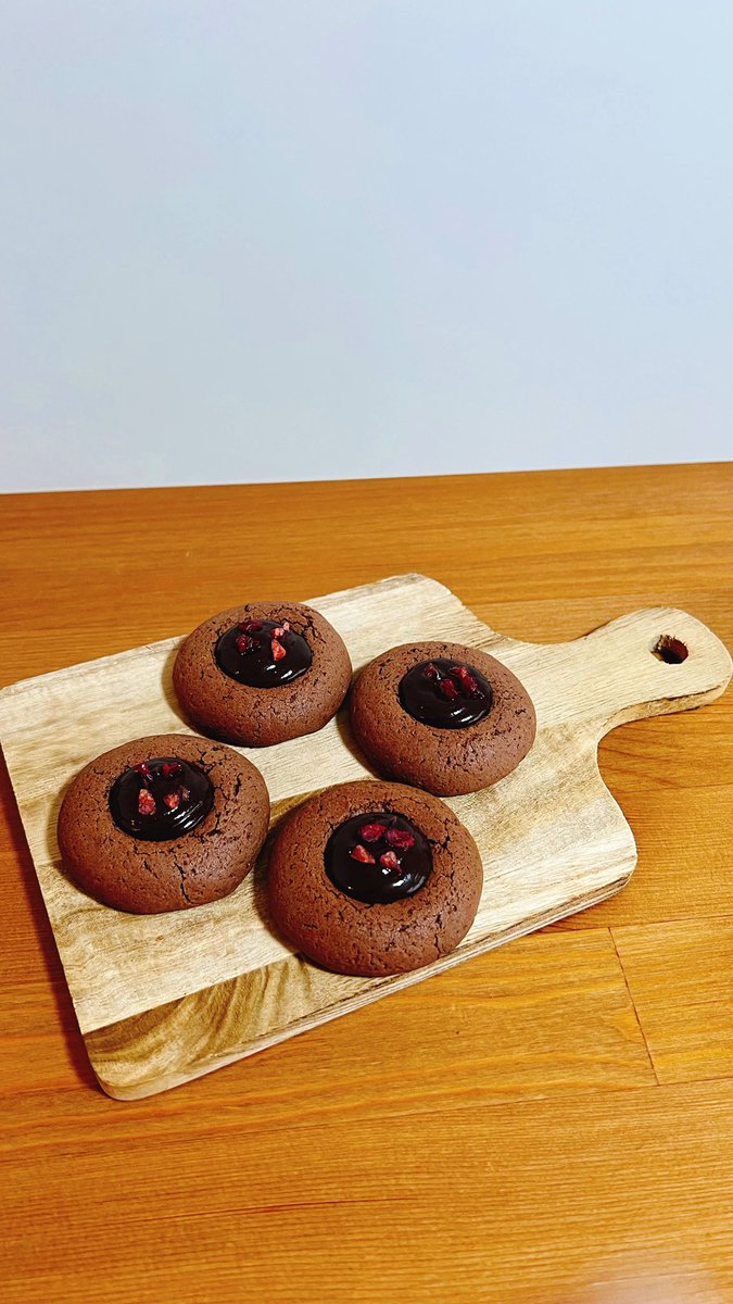 keikei08080808's tweet photo. ガナッシュクッキー✨

マカロンのガナッシュが余ったので作りました🧑‍🍳 https://t.co/Fg49UK24Om