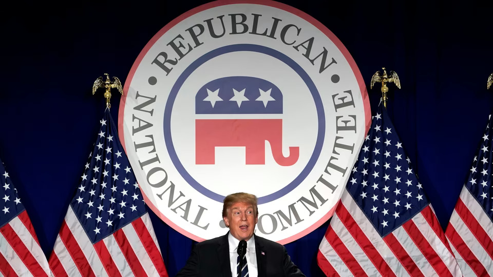 FinanceBureau_'s tweet photo. 🚨JUST IN: Republicans are outspending Democrats in the US midterms. Even in their own strongholds.

• Republican ads booked since Sept 1: ~$1B
• Democrat ads: ~$730M

The party is spending three times more in Texas Senate race, where Trump previously won by 14 points.

Tariffs and the Iran war are pushing up prices. Trump's approval is at 40%, and 57% of voters say they're worse off.

Some Republican Senate candidates now want the Iran war ended fast, breaking with the White House.