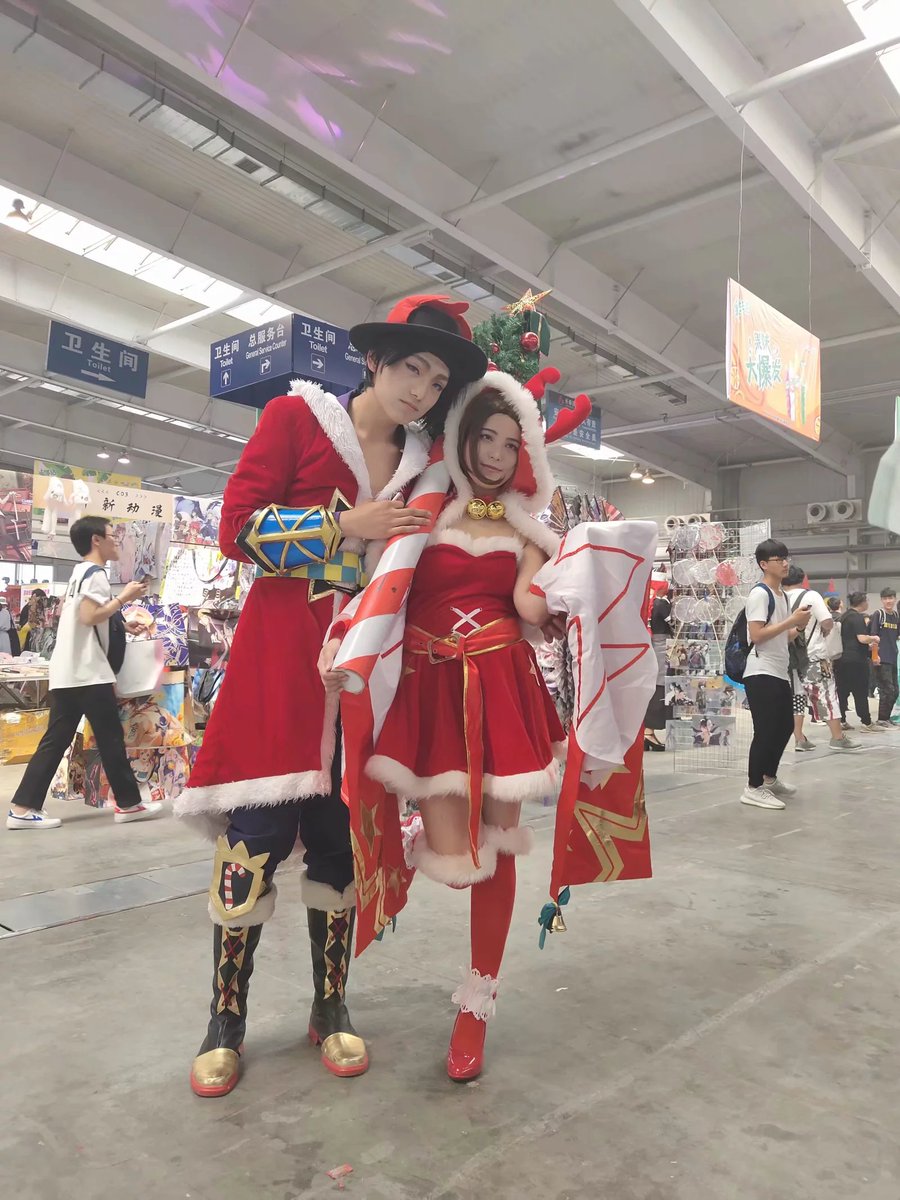 Marqueritef6sc's tweet photo. Just had the most epic time at the local comic con! Met amazing creators, scored rare merch, and rewatched my favorite anime scenes with fellow fans.  Still riding that cosplay high!， https://t.co/uRdAbTRoR7