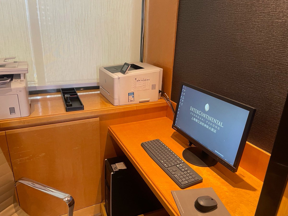 BuckLehanbew's tweet photo. Wrap up another productive workday—finalized the client report and grabbed a post-work coffee to wind down. Grateful for small wins today!， https://t.co/gVtBlKIeRM