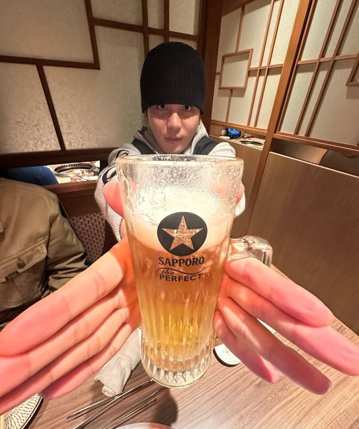 yxwnxzn's tweet photo. 호종이 이 구도로 찍은 사진 개귀여운거 아는사람 https://t.co/bvq9h8x1qV