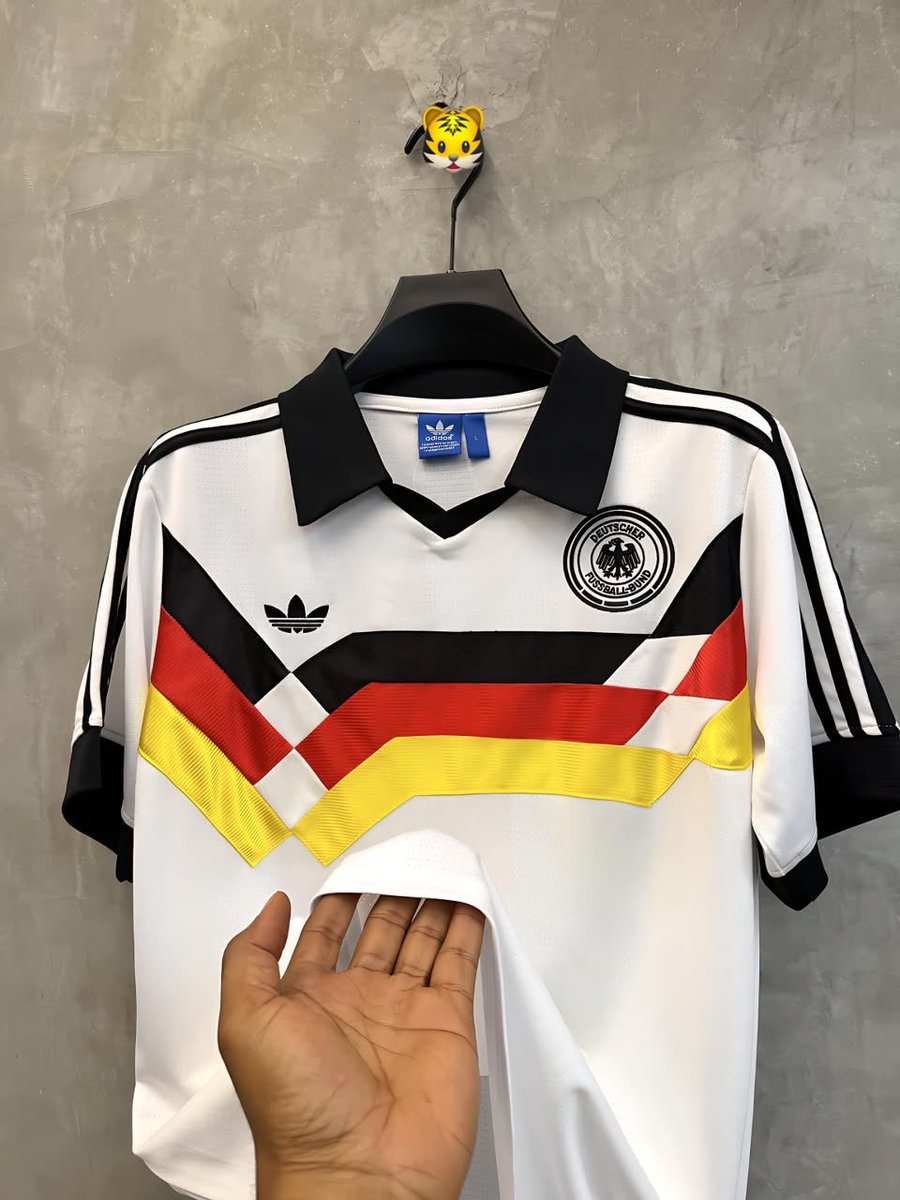 JerseysByAllen's tweet photo. Germany 1990 retro X inter Milan 1996 retro. 

L-XXL

₦22,000

Please retweet for a wider audience🫶🏽 https://t.co/zw412IzQXq