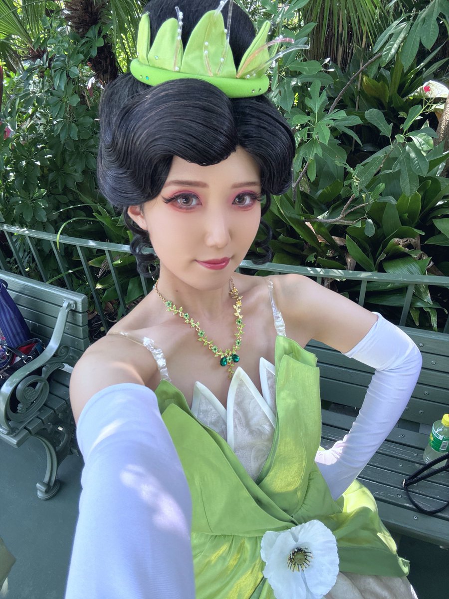 charinaman1031's tweet photo. ということで本日ティアナ🪷💚
人生初のプリンセス仮装がティアナになるなんて感慨深い…

#Dハロ仮装2026 https://t.co/UiE0MkXqi0