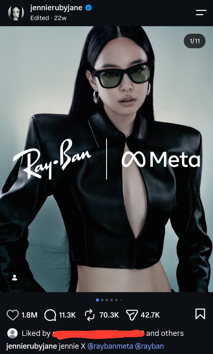 luvuforlirola's tweet photo. JENNIE promoted glasses because they were only for Ray-Ban 😹 But LISA had a special campaign for herself, and the glasses were designed by her and inspired by her pets.
LISA is always more important https://t.co/BIaXVa7Ye0