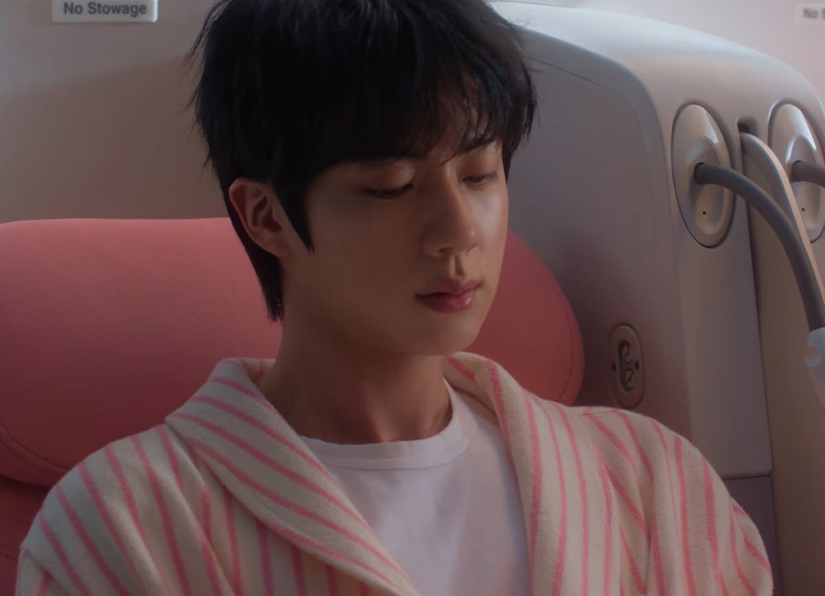 anryuio's tweet photo. moral함의 결이 다른 사진 좋아함

왼:
매니저포함 모든인류에게 싹바가지없으나
커피물쏟고 울기1초전막내는

,,됐고
가

정도로 봐줌

오:
승무원크루한테 완전나긋나긋한테

전화내용존나살벌

…대표님
김대리가 고소장 보냈는데
…..대응할까요?

ㅋㅋㅋㅋ걔가?
왜~
놔둬
삔또나갔나보지
…내일까지잡아와

와인리필해주던 승무언언니손떨잖아새꺄ㅜ