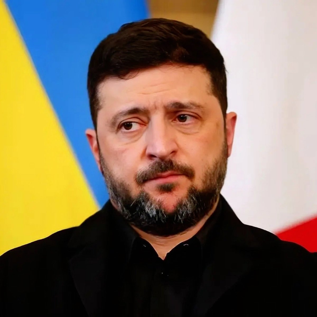 DNNPOSTS's tweet photo. JUST IN 🚨 🇺🇦🇷🇺 Russia struck Kyiv with ballistic missiles and drones early Thursday, killing two people, according to Ukrainian officials cited by Reuters. https://t.co/fQY9C2o11V