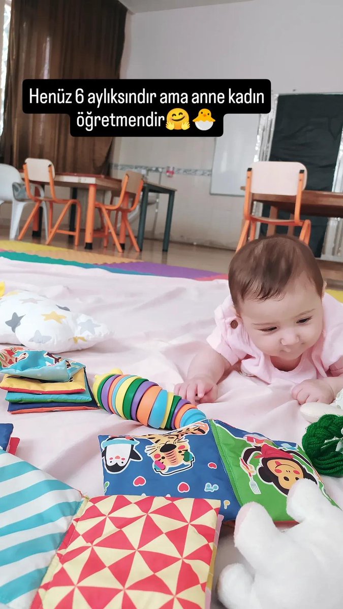 AyeGldn42558's tweet photo. Emine Erdoğan Hanımefendi, annelik evladının yanında olmak, aynı yuvayı paylaşmaktır. #MebAileyiYOKsaydı Öğretmenler için de protokoldeki aile birliği hassasiyeti gösterilsin. Ayrıcalık değil eşitlik. @RTErdogan @EmineErdogan @_cevdetyilmaz @burhanduran @hasandogan 🩵 https://t.co/DmM5zsf1Xz