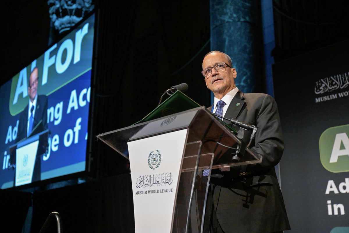 MWLOrg's tweet photo. معالي السيد إسماعيل ولد الشيخ أحمد، الأمين العام لمنظمة التعاون الإسلامي، مُلقيًا كلمته في الجلسة الافتتاحية لفعالية الرابطة: "الذكاء الاصطناعي للجميع بمحاوِرِها المتعددة"، بدعمِ ومشاركةِ الأُمَم المتحدة، وذلك خلال أعمال الدورة "الحادية والثمانين" للأسبوع رفيع المستوى للجمعية العامة للأُمَم المتحدة.
#UNGA81