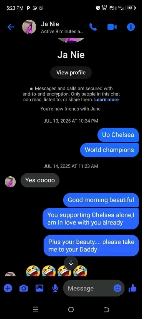 KingAnointedCFC's tweet photo. This lady, a Chelsea fan, shared screenshots of how she met her fiancé another Chelsea fan through a DM.

She took him to her Daddy as instructed and now they’re about to get married. 

World Champions. 🤭 https://t.co/b0hb7Ik5RH