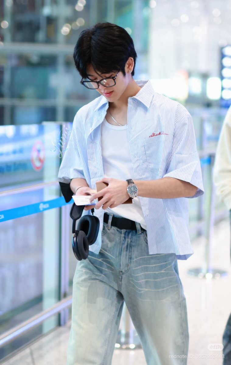 rismawirawan's tweet photo. DEMI APAAAA DORN KHUMRAJ GANTENG BANGET YA ALLAH 

safe flight dorn! https://t.co/u8TC4d5dNC