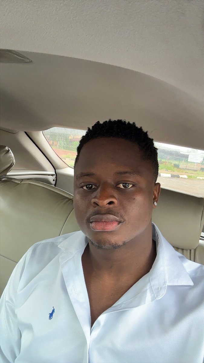 funny_kante's tweet photo. Engineer Kante-Finally a graduate, after 8years in school😂 since 2018 Lmao-Adeleke university 👨🏿‍🎓💛 https://t.co/sOZ51d6am0