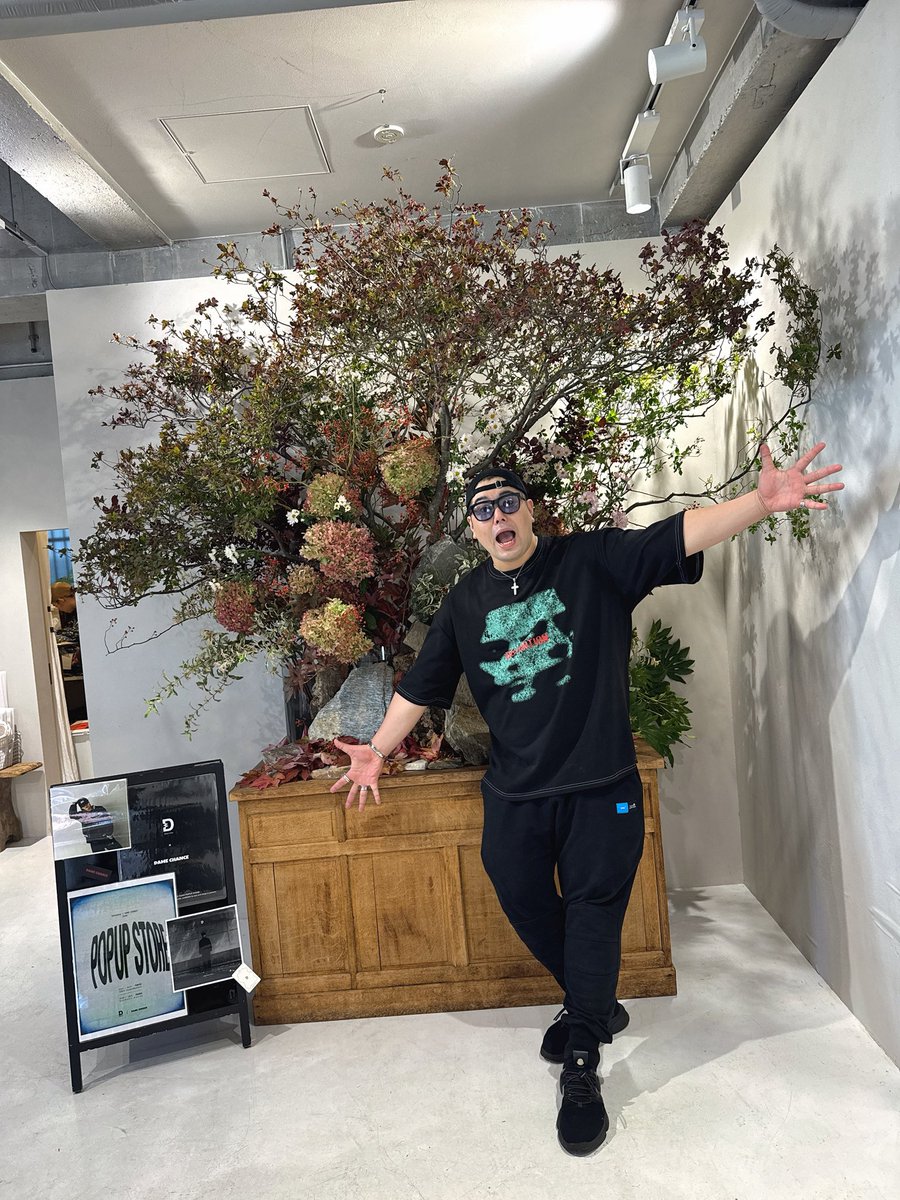 koki_azuma's tweet photo. Date mate × DAME CHANCE 

POPUP 遊びに行ってきた🥀
可愛い服沢山でした。

いっぱい着ます。

皆さんも是非。お揃いしよ。 https://t.co/s43nPw375D