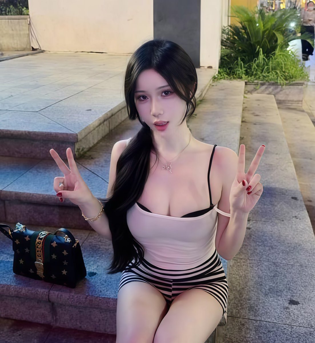 Yinskw's tweet photo. 台北出門小心點
因為我會隨機露出🤣🤣🤣 https://t.co/inyHnGMwc4