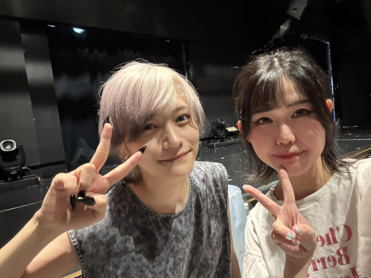 yuki_burlesque's tweet photo. 今日はかなでさんが先生とし��振り入れして頂きました💙
オーディション同期とも初めて会えたのですが、みんなダンスも上手だし可愛くて、ゆきも頑張ろうってなりました⛄️❄️⋆.˚

まだまだ練習します♥ https://t.co/YB923QkNU5