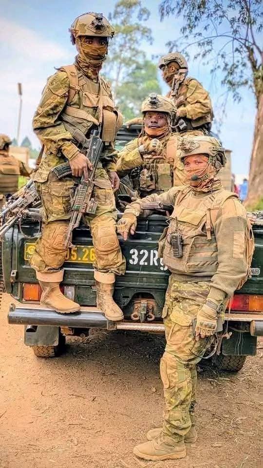 rmanongo's tweet photo. 👺🇨🇩 ARRIVER D'UN RENFORT IMPRESSIONNANT DANS LA PLAINE DE RUZIZI DES COMMANDOS FORCES SPÉCIALES LOURDEMENT ARMÉE À LUVUNGI PLUS DE 30.000 HOMMES ET MATÉRIELS  LOGISTIQUES :
💥 OBJECTIF RÉTABLIR L'AUTORITÉ DE L'ÉTAT .
💥COUPER LES LIGNE DES RAVITAILLEMENT (corridor des renforts ), OPÉRATION EN COURS À 90% Déjà RÉUSSI !

👺ENFIN KAGAME EST LE RDF /M23 RWANDA ESSOUFFLÉ N'ARRIVE PLUS À GÉRER LEURS GUERRE QU'ILS ONT CRÉÉ  : APRÈS AVOIR SUBIT UNE LOURDE DÉFAITES À MINEMBWE ILS LEURS FAUT : <UN BOUQUE EMISSAIRE  >

👺LA COMMUNICATION DU RWANDA CHANGE :
💥Le ministère des communications rwandaise prépare un texte qui les distribue à tout ses perroquets : KATSHUVA, Steve WEMBI est Consort de Préparer le moral du Peuples rwandais en distribuant l'info en boucle sans toucher ni modifier le texte.:
💥<<Ils disent que c'est l'armée Tanzanien qui les as vaincu, 😔 a LUVUNGI c'est pas le FARDC >>: < MONDE EN ENVER> .
EN CE MOMENT LE COMBAT EST DANS LA LOCALITÉ DE NGUNGU SANS APPUIE AÉRIEN (AxE Masisi) .
💥Tout autour de MULUNGE aux mains des FARDC , toutes les précautions sont prises en compte !
👺Les renforts sont bien arrivés plus des 30.000 Hommes lourdement armés pour le dernier bataille de KAZIBA (base offensive,quartier générale des mercenaires français, chinois, polonais et rwandais, là où toutes les attaques par drones partaient !

💥Les WAZALeNDO en maîtrise de la géographie la carte du Congo, les routes, les plans du terrain sont entre leurs mains.
💥SEUL COULOIR qui leurs reste c'est le couloir de KAZIBA.
💥MINEMBWE et Point Zéro entre les mains du gouvernement c'est finit pour Kagame ,ont est entrain de le CONSOLIDER.
👺Pour mieux les Consolider vraiment Nos territoires récupérés,il faut faire la guerre au Rwanda ,pour qu'ont ait vraiment la paix, NEUTRALISER LA MENACE À LA SOURCE .

💥Voilà mes chères frères et sœurs la situation sécuritaire à l'Est de la RDC .
Abonnez-vous pour ne rien manquer le prochain contenu.

 ✌️🇨🇩🐆