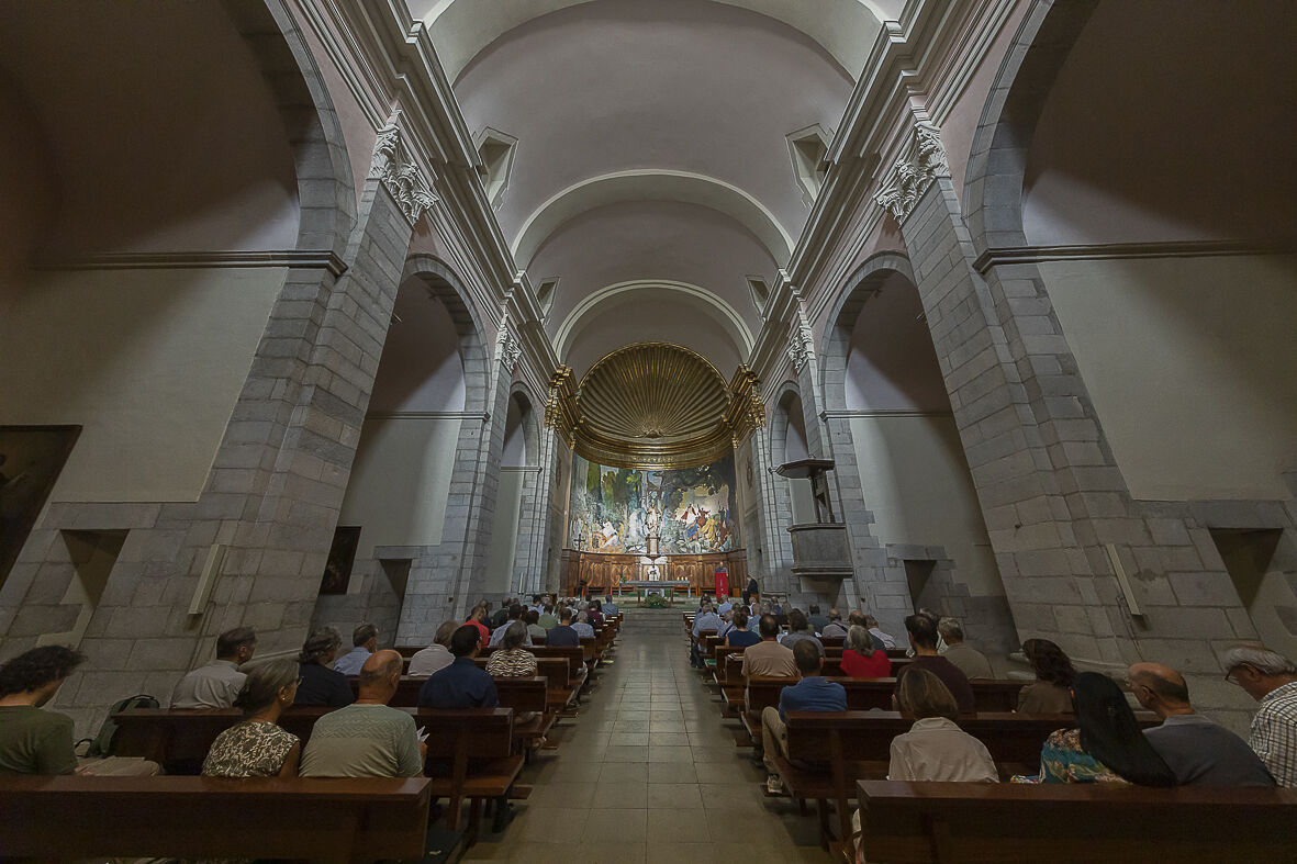 fraoctavi's tweet photo. Dilluns, l'església de Sant Martí del Seminari diocesà de Girona va acollir l'acte inaugural del nous curs de l'Institut Superior de Ciències Religioses de Girona, amb la pregària de vespres i la conferència del Dr. Joan Ferrer i Costa.
Fotografies: Àngel Almazan https://t.co/2T9If5hp03