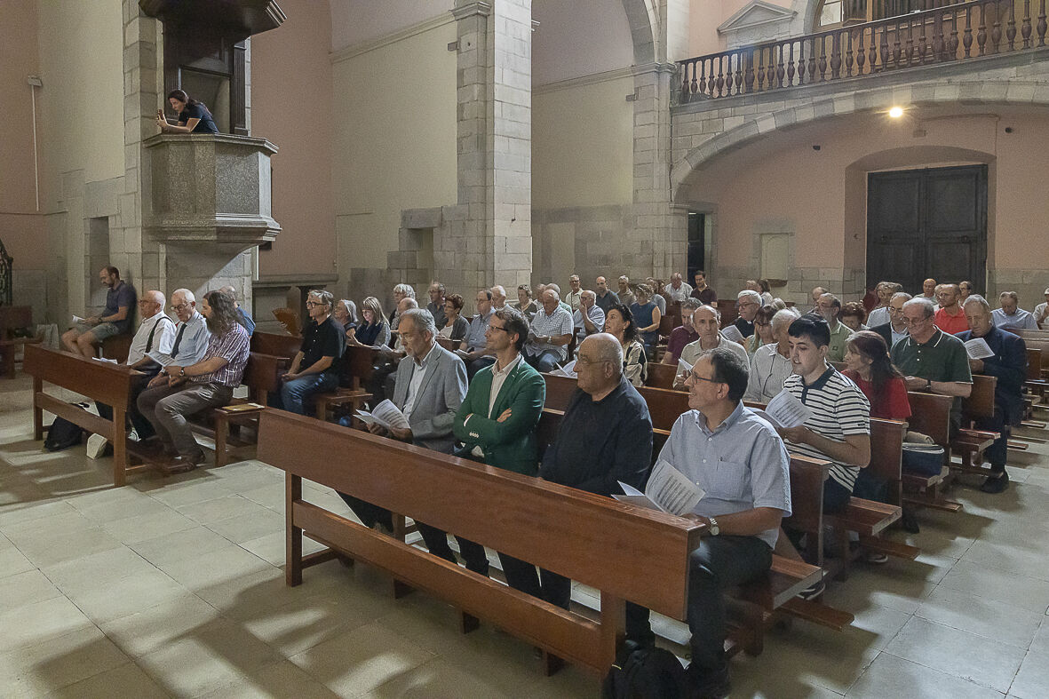 fraoctavi's tweet photo. Dilluns, l'església de Sant Martí del Seminari diocesà de Girona va acollir l'acte inaugural del nous curs de l'Institut Superior de Ciències Religioses de Girona, amb la pregària de vespres i la conferència del Dr. Joan Ferrer i Costa.
Fotografies: Àngel Almazan https://t.co/2T9If5hp03