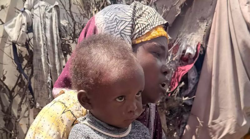 unicef_es's tweet photo. En Somalia, hay niños y niñas que mueren no porque no exista tratamiento, sino porque no pueden acceder a él.

Nuestro director de comunicación, @savianoabreu, cuenta en @_infoLibre la misión Late por Somalia https://t.co/SmfZTbkeMz https://t.co/Lk54zvm4SE