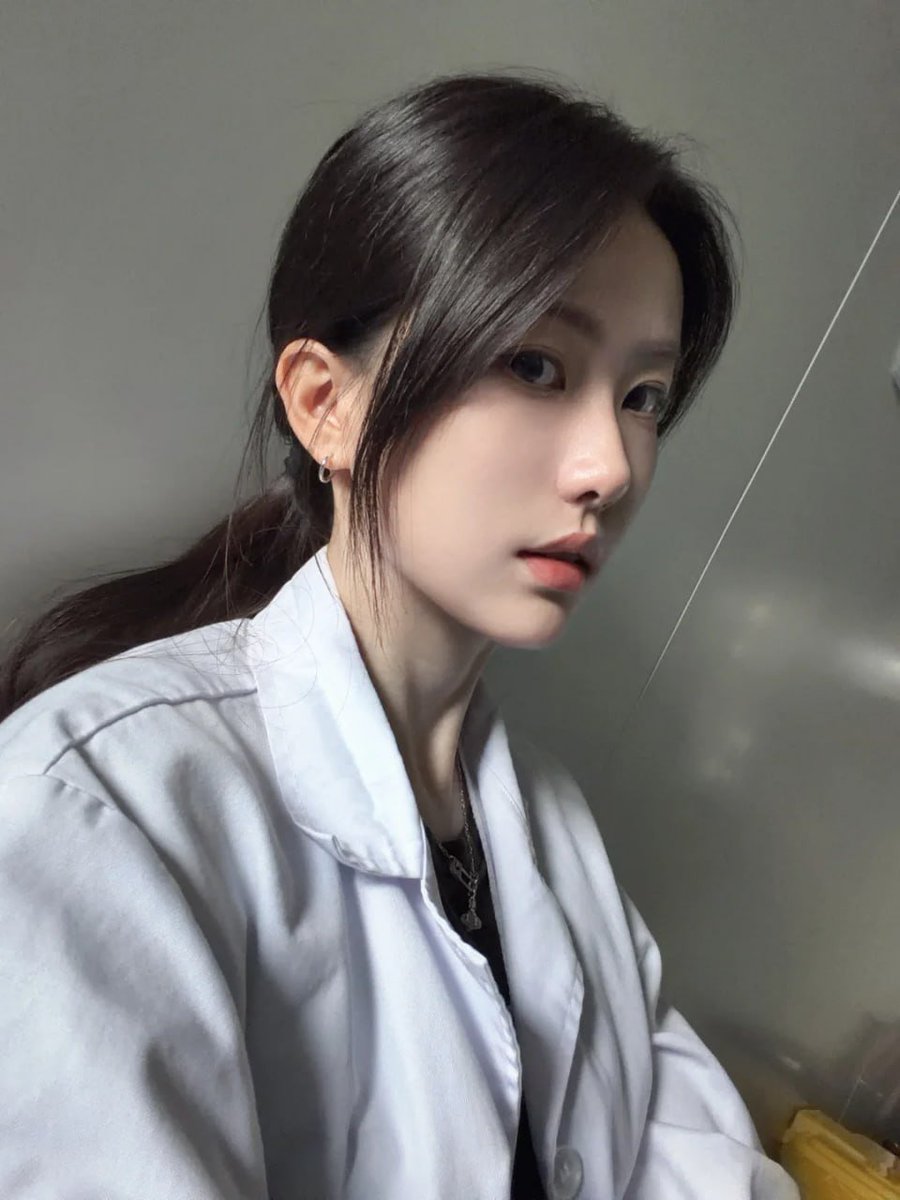 phawisaporn's tweet photo. 95后博三医生一枚，上X找个生理性搭子，三观相近 真诚素质的就好，别的先不挑~ https://t.co/xgYRsHrjZP