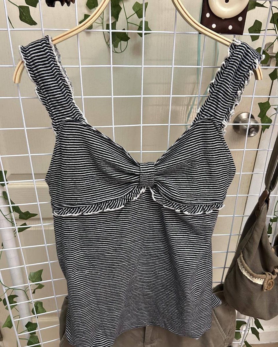 emeponte's tweet photo. เสื้อแต่งอกโบว์ ราคา 289 บาท
แบรนด์ JP tag
อก 34-38 นิ้ว ยาว 24 นิ้ว
ตำหนิ: มีขุย
CF/F ใต้คอมเมนต์ รับจองทุกตัวอักษร
ค่าส่ง 45 บาท
CF no CC https://t.co/TxmMExy1JD