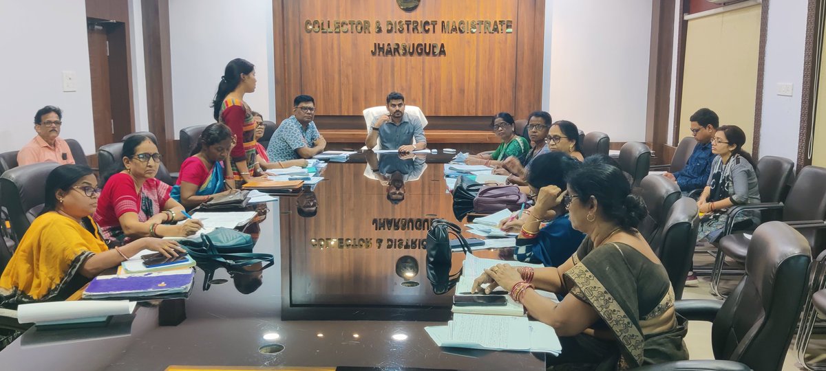dm_jharsuguda's tweet photo. ଜିଲ୍ଲାପାଳଙ୍କ ଅଧ୍ୟକ୍ଷତାରେ ସମନ୍ୱିତ ଶିଶୁ ବିକାଶ ଯୋଜନାର ଏକ ଗୁରୁତ୍ୱପୂର୍ଣ୍ଣ ଜିଲ୍ଲାସ୍ତରୀୟ ସମୀକ୍ଷା ବୈଠକ ଅନୁଷ୍ଠିତ ହୋଇଯାଇଛି। ଏହି ବୈଠକରେ ଉପଜିଲ୍ଲାପାଳ ଶ୍ରୀ ସବ୍ୟସାଚୀ ପଣ୍ଡା, ଜିଲ୍ଲା ସମାଜ ମଙ୍ଗଳ ଅଧିକାରୀ, ସମସ୍ତ ବ୍ଲକର ଶିଶୁ ବିକାଶ ପ୍ରକଳ୍ପ ଅଧିକାରୀ, ସୁପରଭାଇଜର ତଥା ଜିଲ୍ଲା ସଂଯୋଜକ-ପୋଷଣ ପ୍ରମୁଖ ଉପସ୍ଥିତ ଥିଲେ। https://t.co/3UIq2EEEIh