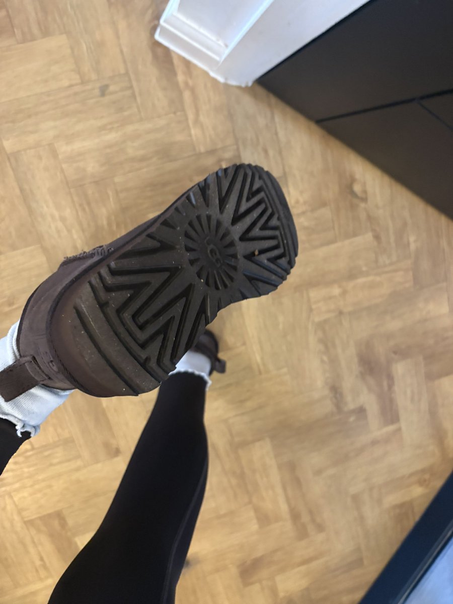 SydneyGodd66886's tweet photo. I know you would dream to me underneath these 🫢👀

#findom #fendom #cash #drain https://t.co/lwJ2kU0zzm