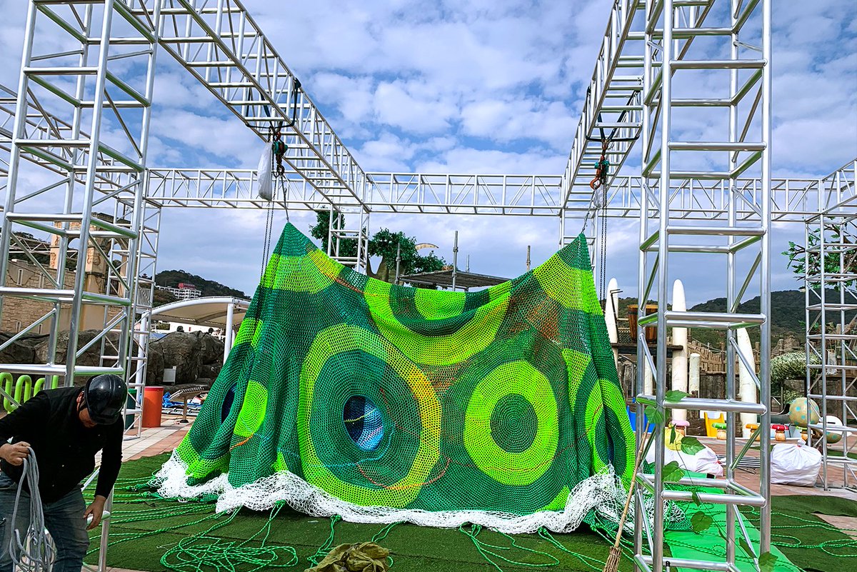 ColorfulNete's tweet photo. Nagoya, Japan｜Viral Honeycomb Rainbow Rope Net
—
Direct from manufacturer! Independently designed &amp; manufactured nonmotorized climbing attraction. https://t.co/LmXVYyhIZ7