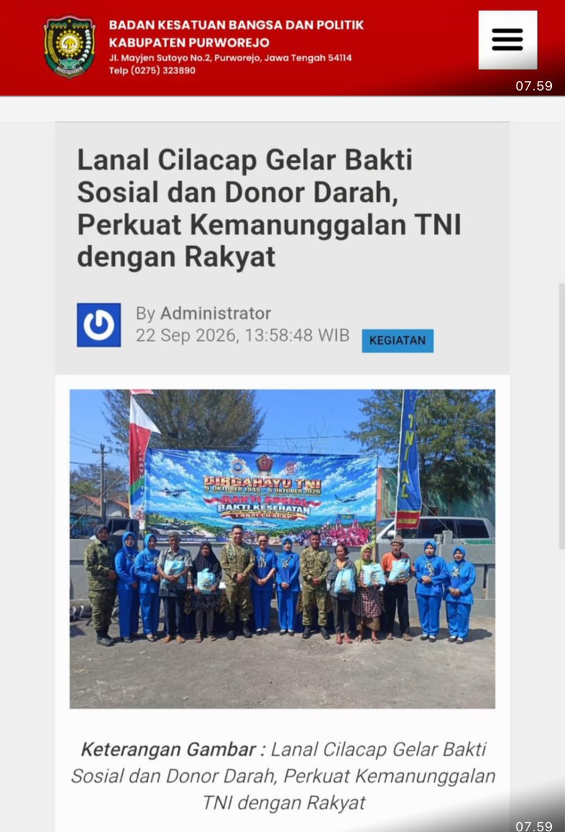CandraChariti's tweet photo. Di daerah perbatasan, TNI tidak hanya berjaga siaga. Mereka turut membantu para nelayan membetulkan kapal kecil serta membangun pelabuhan.
Nyata Langsung Dirasakan https://t.co/aJdYWkhQXA