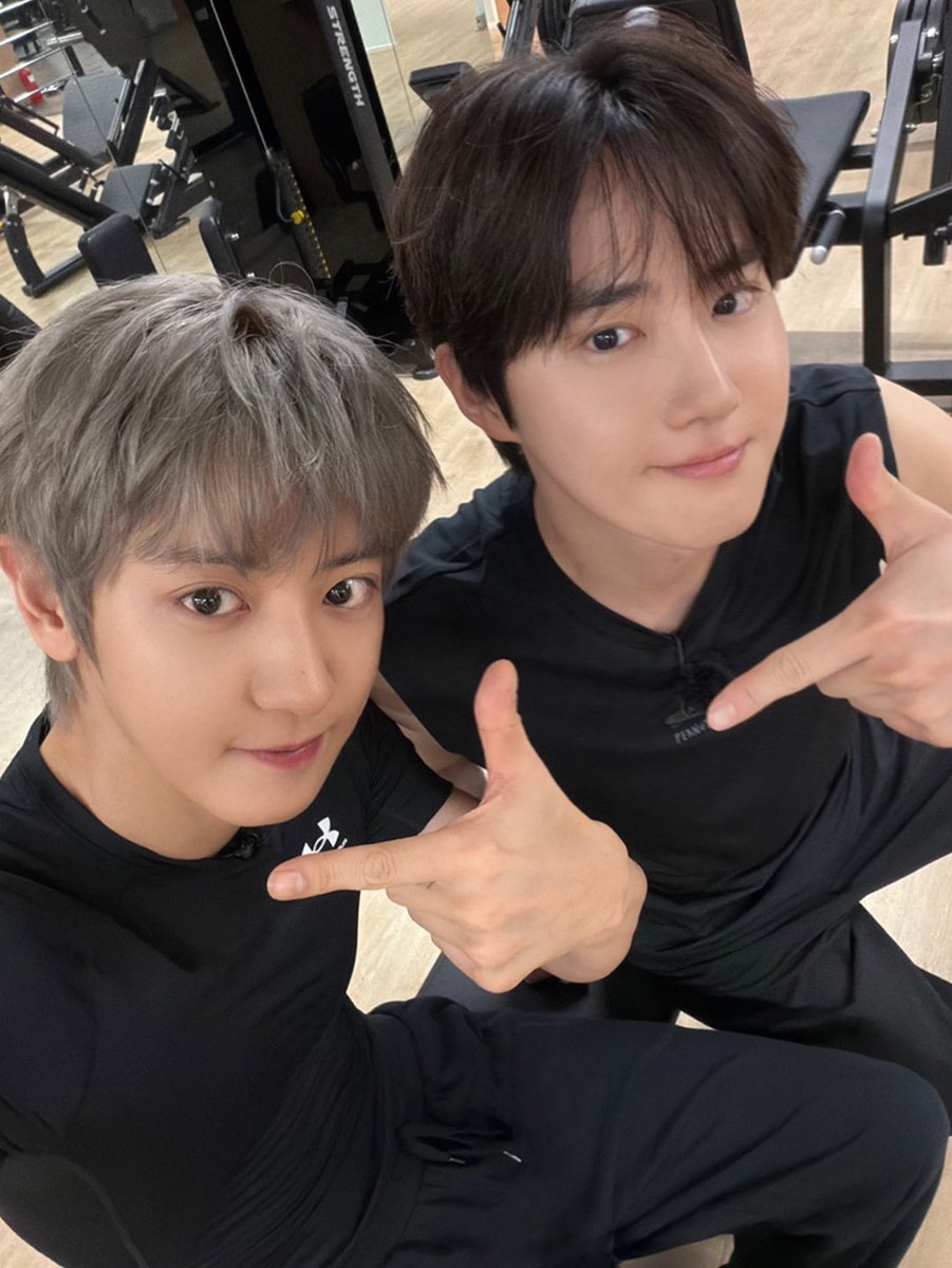 weareoneEXO's tweet photo. #개운빨 🧼♨️

#SUHO #수호 
#CHANYEOL #찬열
#EXO #엑소 #weareoneEXO https://t.co/N1dqDfqaw1